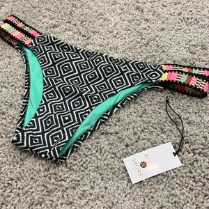 NWOT Geometric Print Bikini Bottom